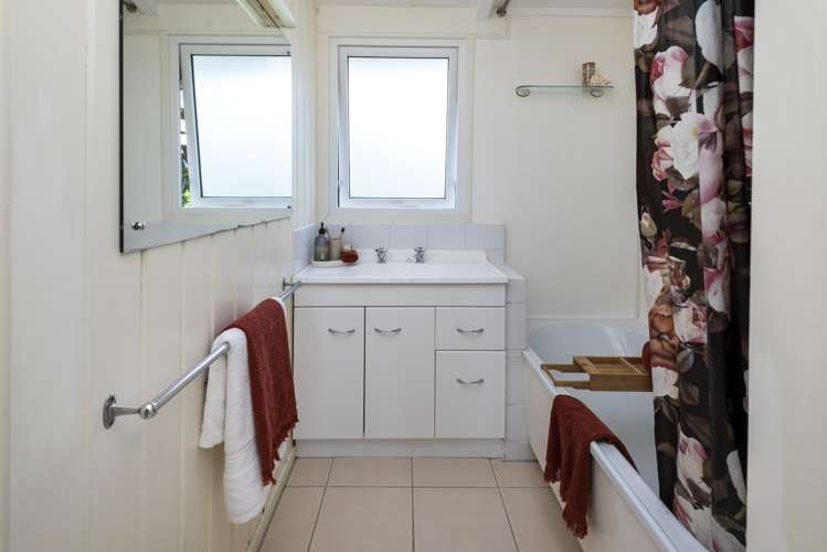 14 Mcmillan Place Mellons Bay_28