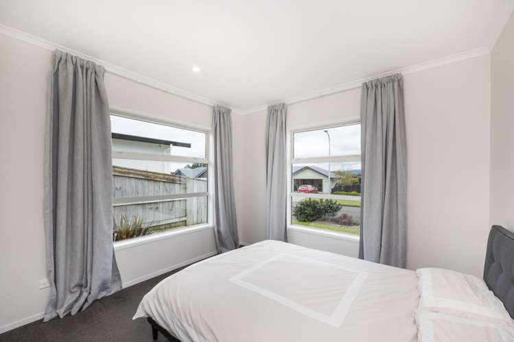 15 Coutts Way Fitzherbert_17