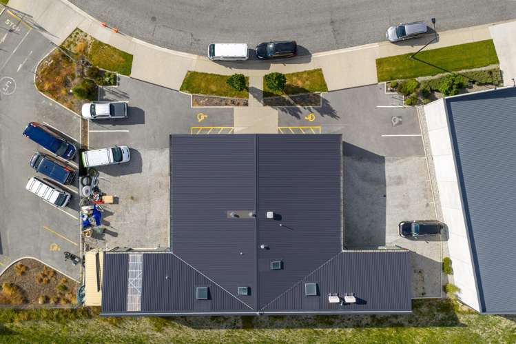 2/10 McCormick Street Wanaka_17