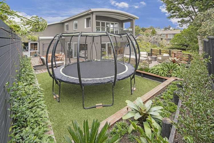 20a Oliver Twist Avenue Mellons Bay_17