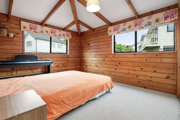 2/2 Rossmore Terrace Murrays Bay_12