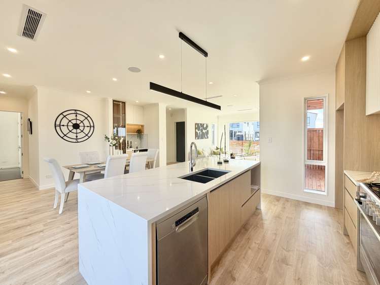 97 Parish Drive_4