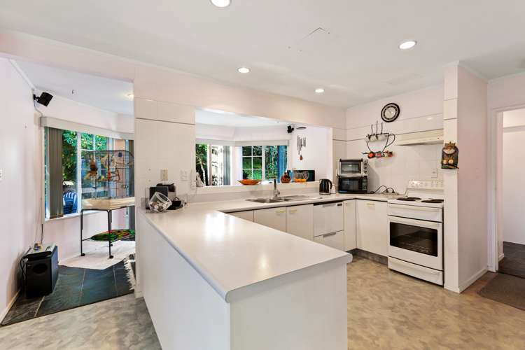 27 Woodfern Crescent Titirangi_8