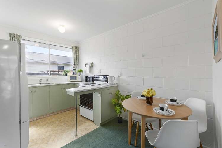 2/14 Jillet Street Titahi Bay_11