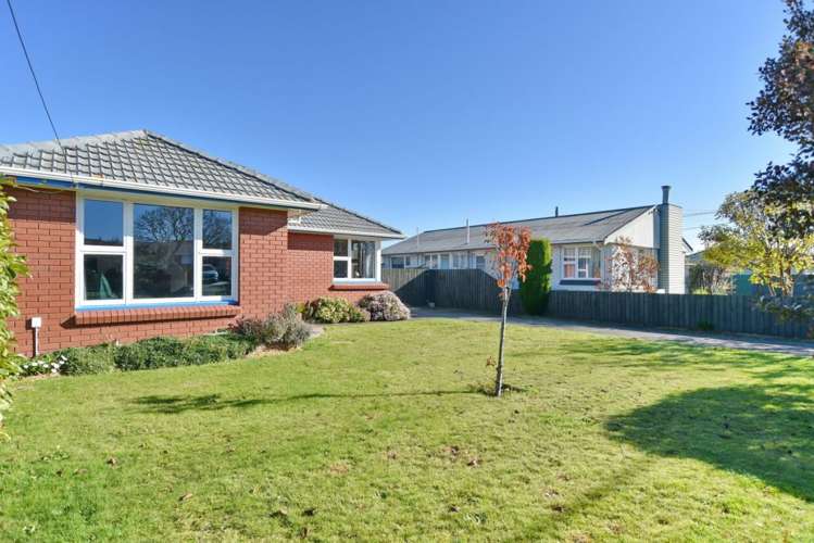 372 Breezes Road Aranui_18