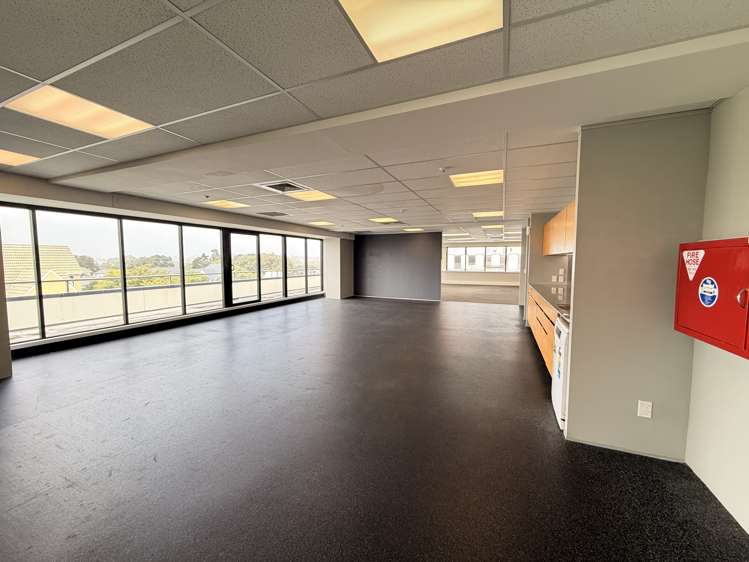 1 Market Grove Hutt Central_6