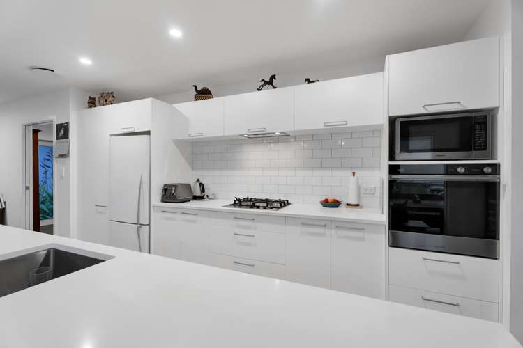 92 Smart Road Glen Avon_6