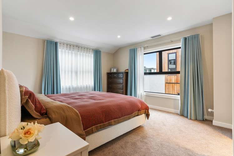 20c Beach Road Castor Bay_16