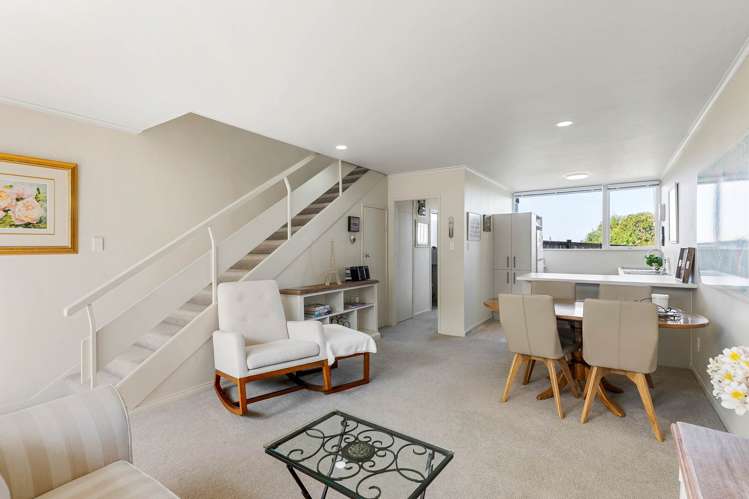 2/72 Sylvan Avenue Northcote_4