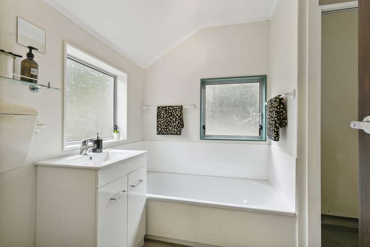 11 Tralee Place Johnsonville_11