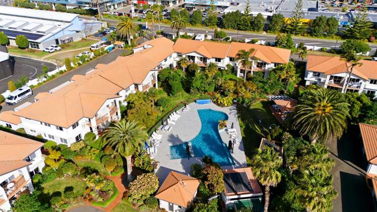 55/111 Santa Monica Drive (Pacific Palms) Papamoa_12