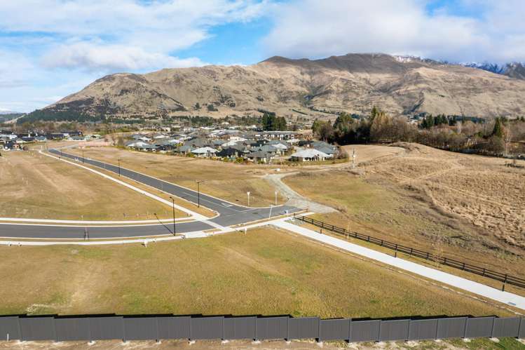 Stages 4, 5 and 6, Pembroke Terrace Wanaka_19