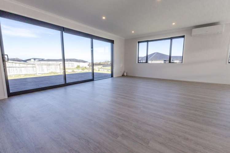 8 Holly Robinson Place Hokitika_7