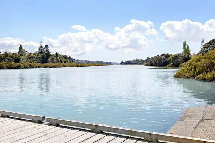 1/3 Treasure Lane Te Atatu South_15