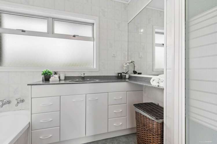 8 Richardson Avenue Pukekohe_12