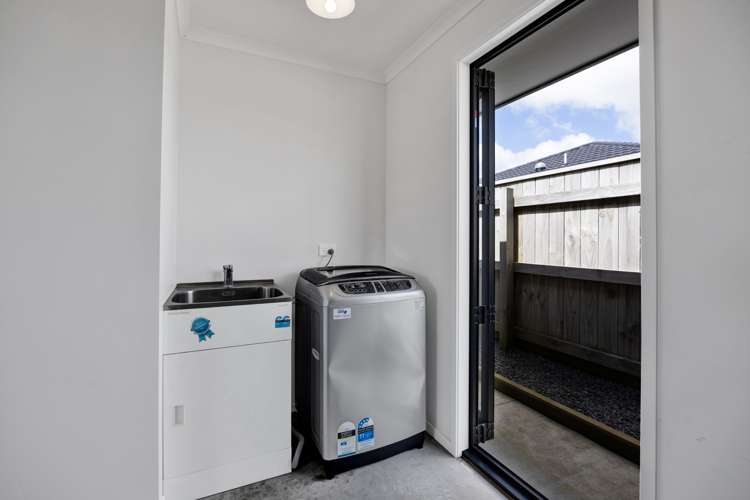 34 Honeyfield Drive Whalers Gate_32