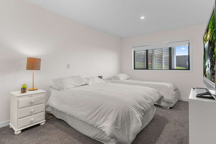 15 Blue Moon Rise Langs Beach_11