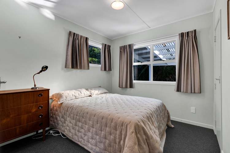 8 Tainui Street Mokau_11