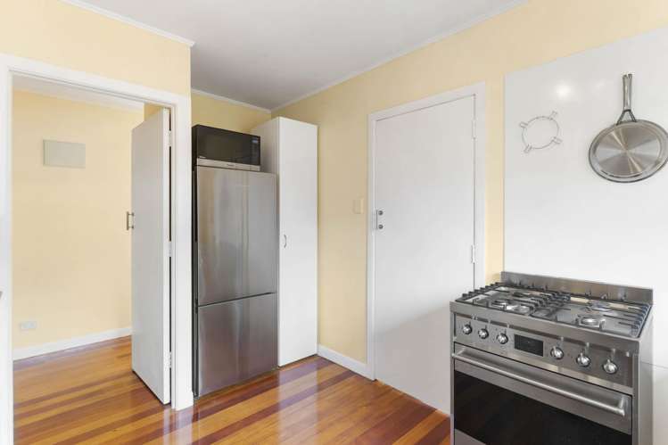 578 Beach Road Rothesay Bay_10