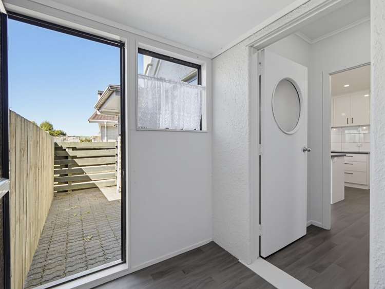 12A Phillip Street Victoria_22