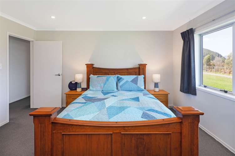 4 Cory Jane Grove Riverstone Terraces_11