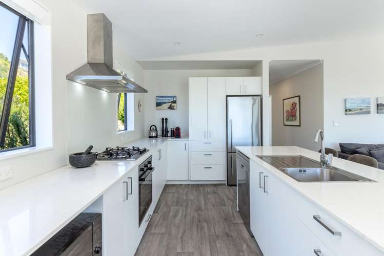 6 Balfour Crescent Castlepoint_13