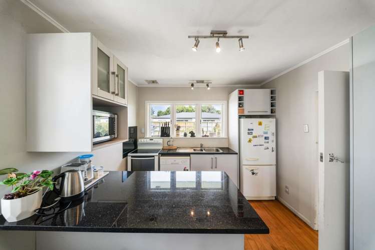 12 Maui Pomare Street Blockhouse Bay_7