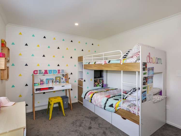 9 Lawrence Carter Drive Bombay_11