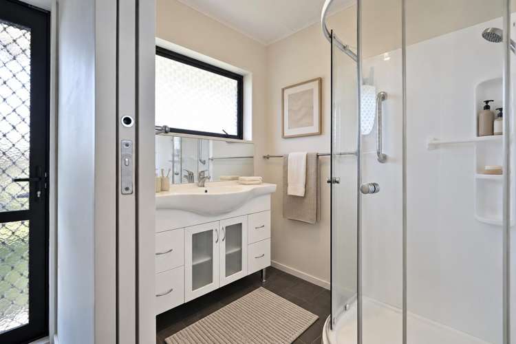 605A Queen Street East Parkvale_7