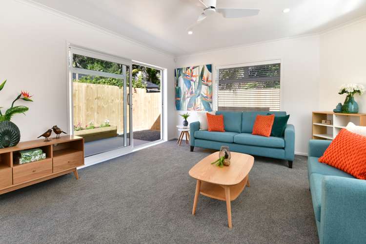 16b Forest Glen Orewa_8