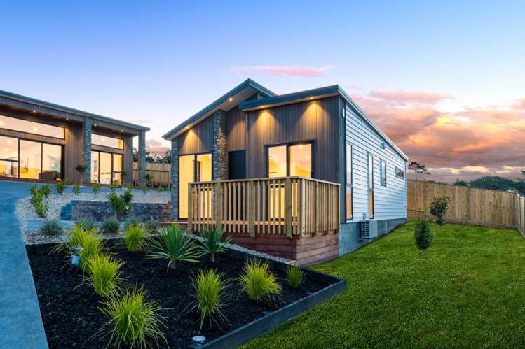 18 & 18a Katote Avenue Swanson_44