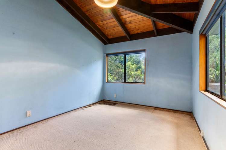 416 Scenic Drive Waiatarua_8