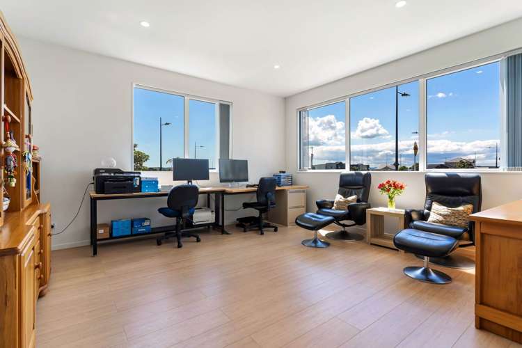 5 Korowhiti Road Clarks Beach_2