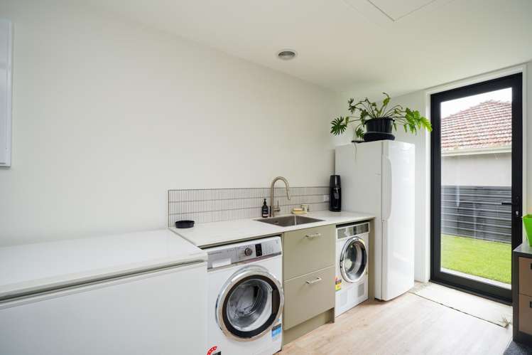 177 Queens Drive Richmond_25