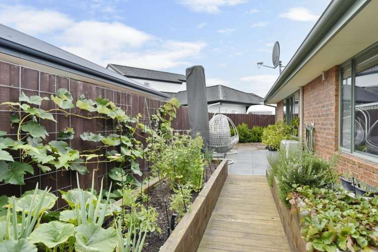 1 Kohi Drive Parklands_26