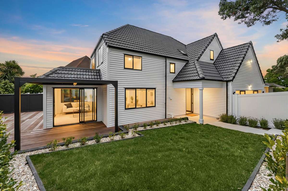 1/142 Riddell Road_0