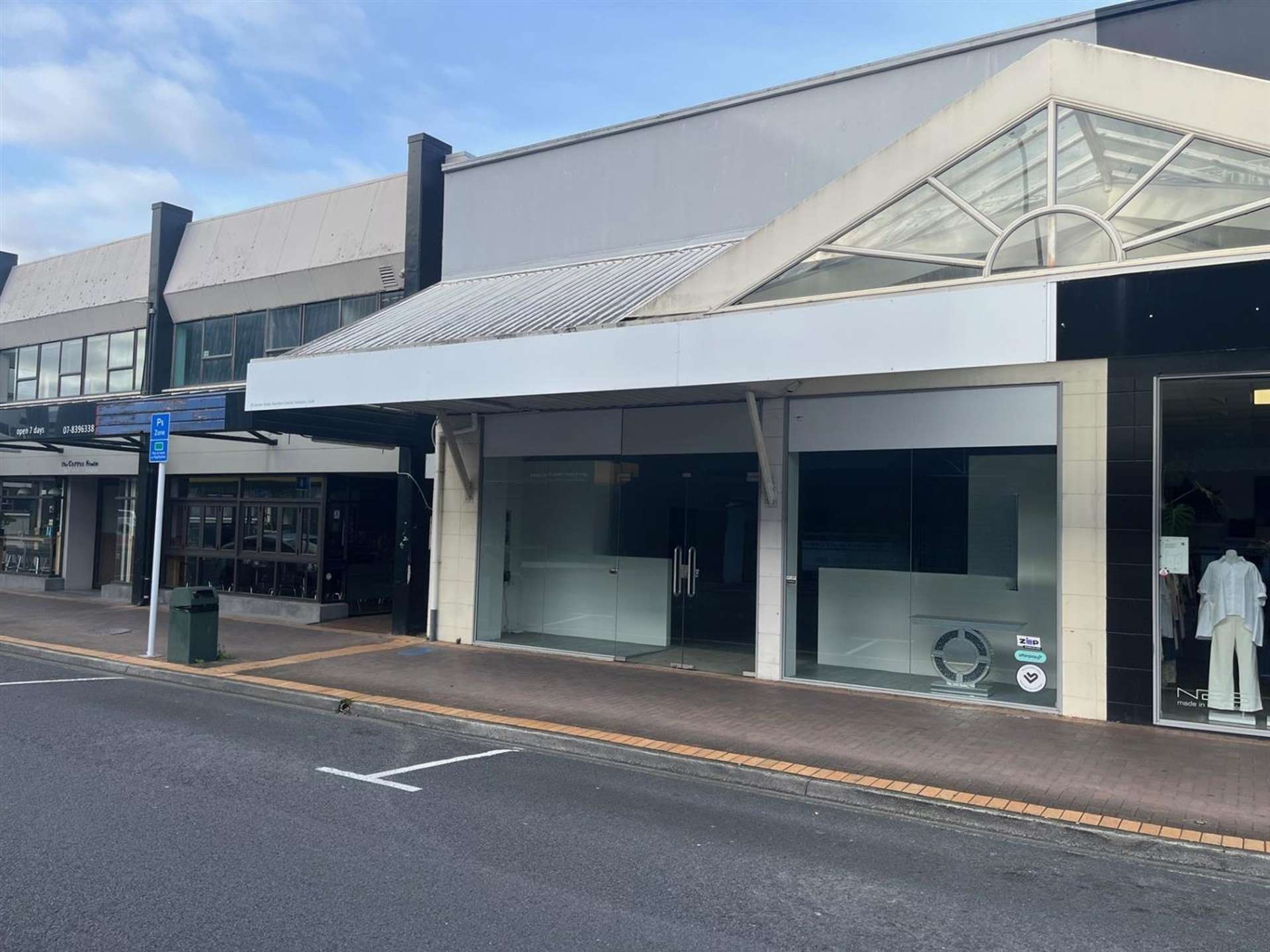 291 Barton Street Hamilton Central_0