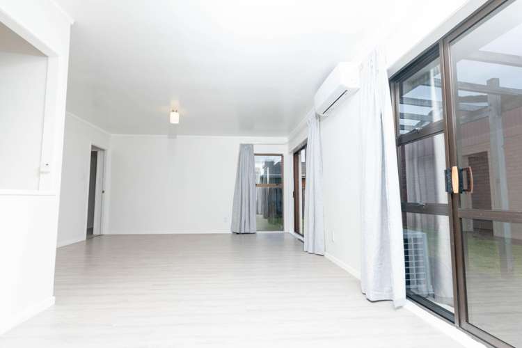 2/381 Blockhouse Bay Road 10016_1