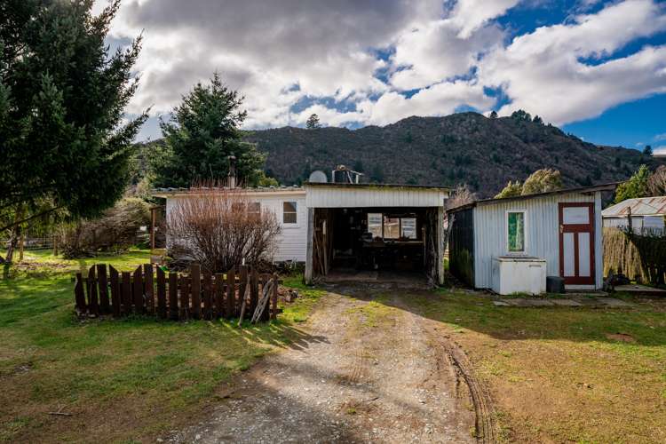 21 Hythe Street Lumsden Surrounds_17