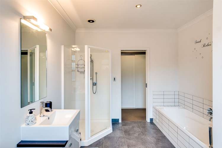 18 Palliser Place Poraiti_10