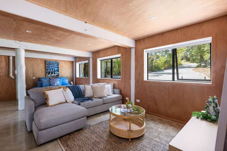 4 Hillside Crescent Leigh_17