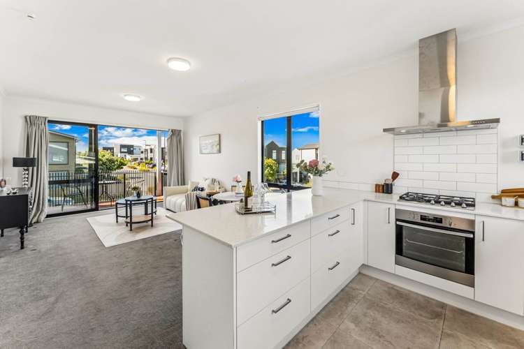 7 Awamarino Way Westgate_13