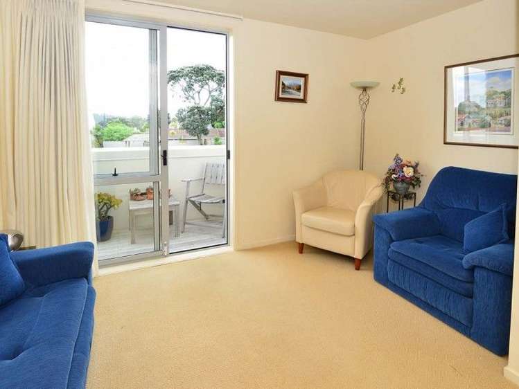 24/3 Riverside Road Orewa_5