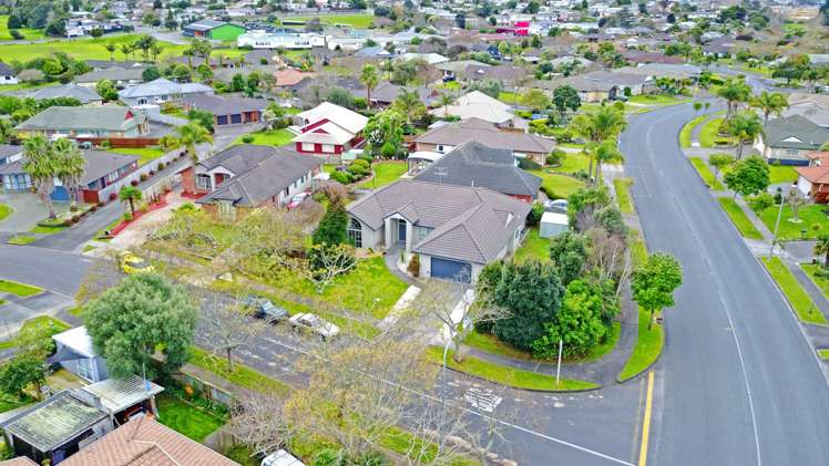 1 Trossach Place Wattle Downs_15