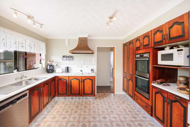 135 Amberley Avenue Highbury_2