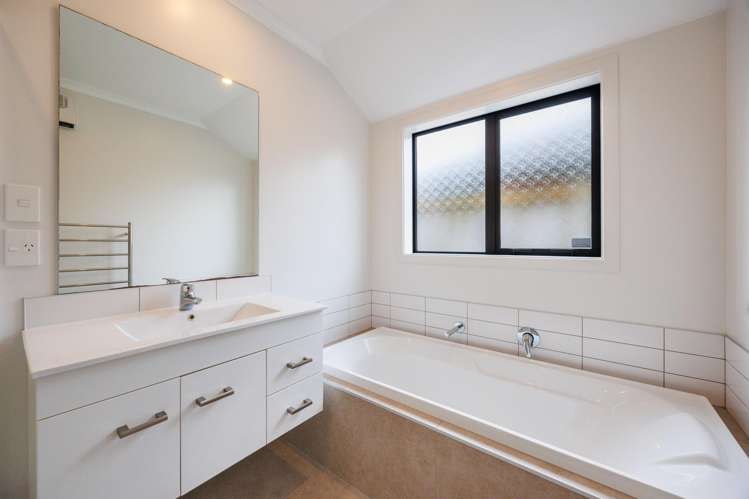19 Varsity Heights Fitzherbert_13