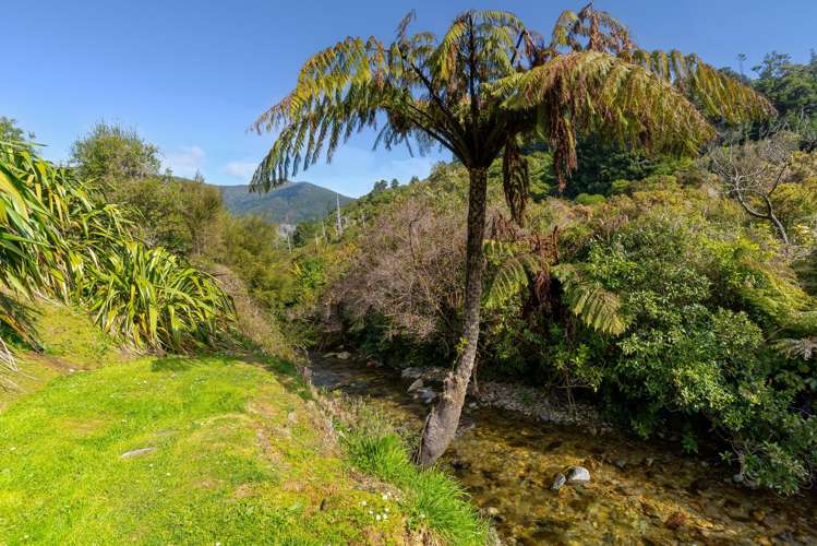 102 Boons Valley Road Waikawa Picton_25