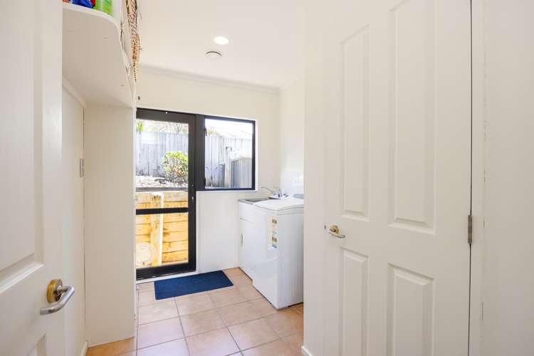 5 Alec Craig Way Gulf Harbour_18