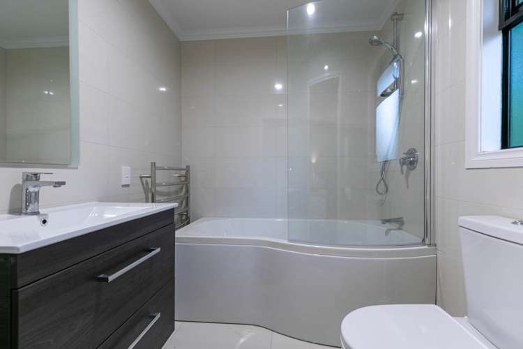 3 Oakford Park Crescent Greenhithe_20