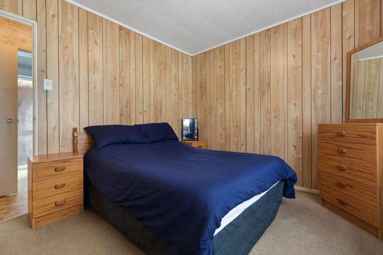 13 Wroughton Crescent Otara_5